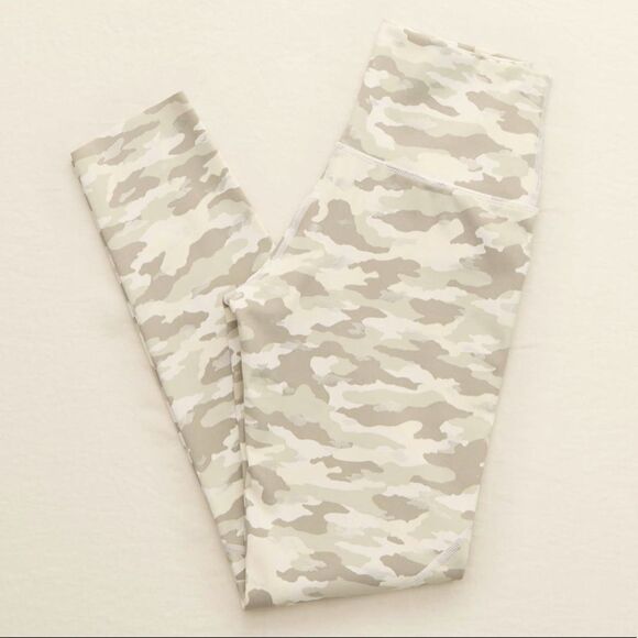 NWT Aerie Camo White Leggings high waisted 7/8 - Picture 1 of 6